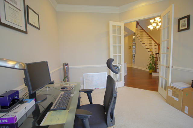 Building Photo - Beautiful 3 Bedroom, 3 Bath Home in The Hi...