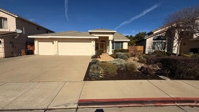 Building Photo - 2605 Sage Ct