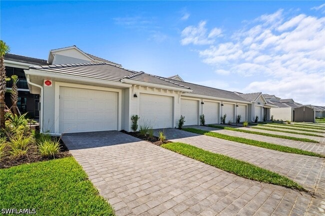 Foto del edificio - 15195 Bluffton Ln