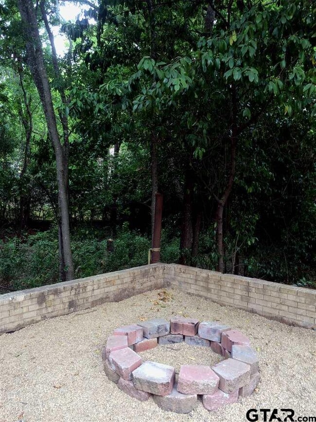 Building Photo - 611 W Bryan St