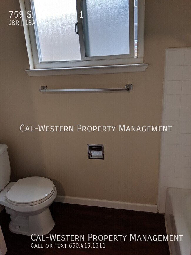 Foto del edificio - 759 S. 3rd. St.-1