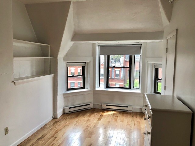 Building Photo - 249 Newbury St