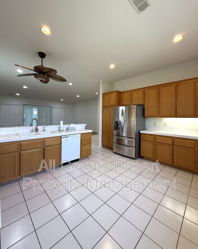 Foto del edificio - 74594 Moss Rose Dr