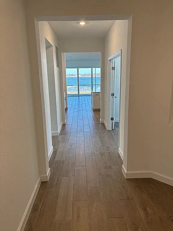 Foto del edificio - 8256 Shore Lake Dr