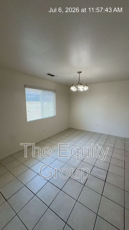 Building Photo - 2664 W Lark Ave