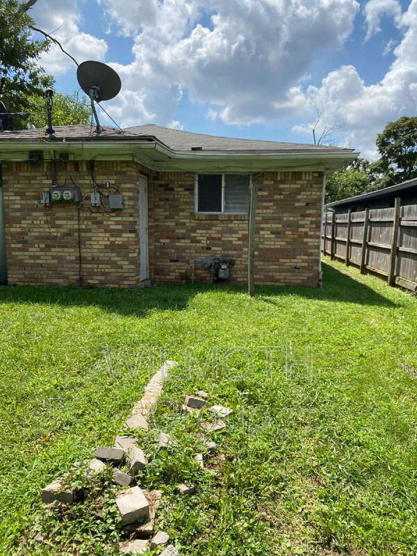 Building Photo - 1322 Norton Ave