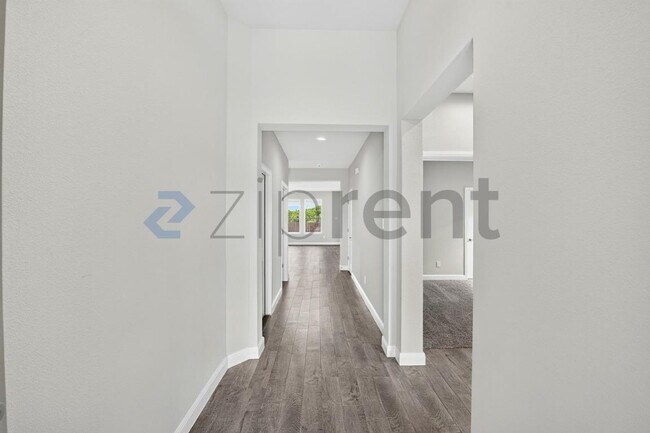 Building Photo - Unit