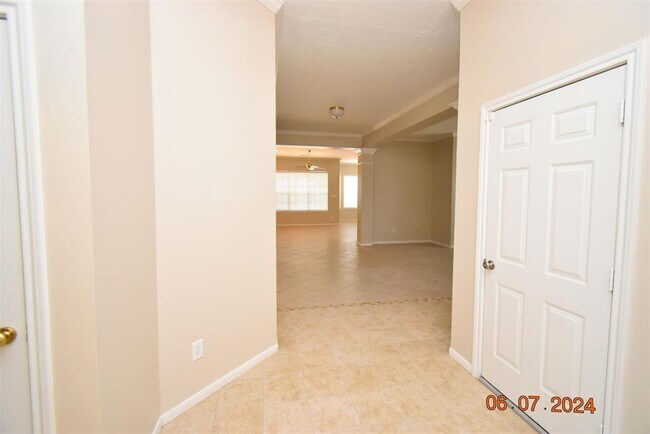 Building Photo - 1626 Diamond Brook Dr