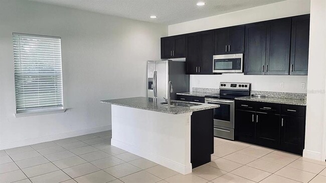 Building Photo - 1649 Gayle Ridge Dr