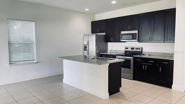 Foto del edificio - 1649 Gayle Ridge Dr
