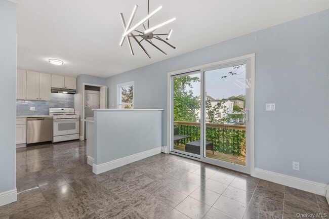 Foto del edificio - 132 Waverly Ave