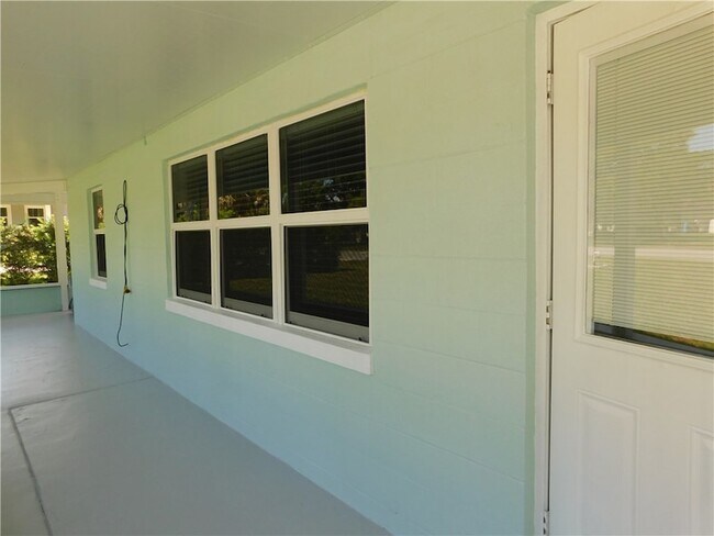 Foto del edificio - 9896 Pine St