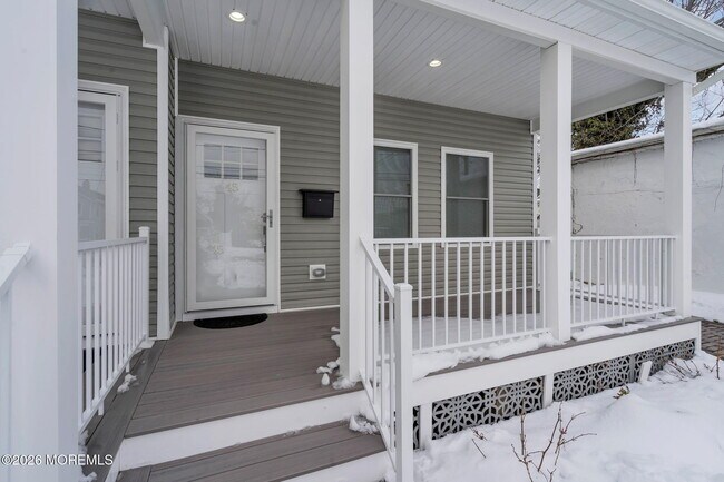 Building Photo - 45 Borden Ave