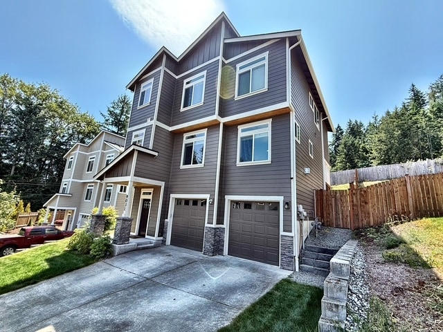 Building Photo - 9031 Triumph Ave NE