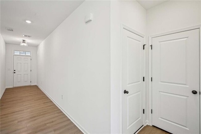 Building Photo - 564 Silverleaf Trl