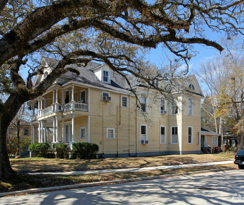 Foto del edificio - 1700 Dauphin St