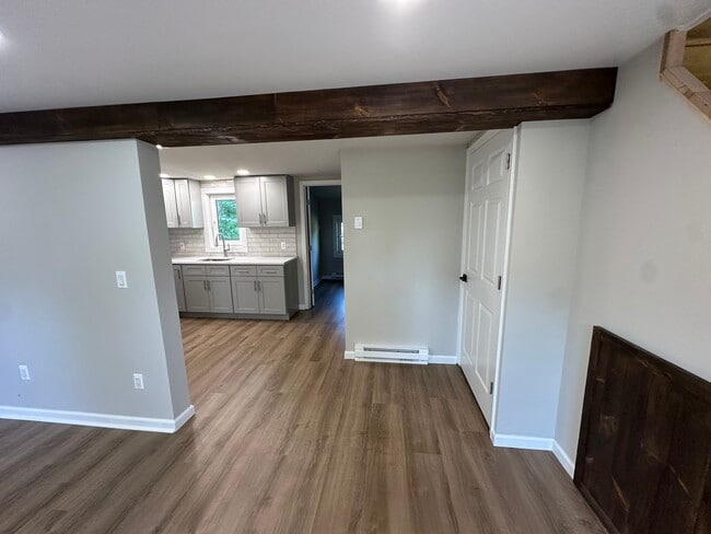 Building Photo - 138 Sopher St