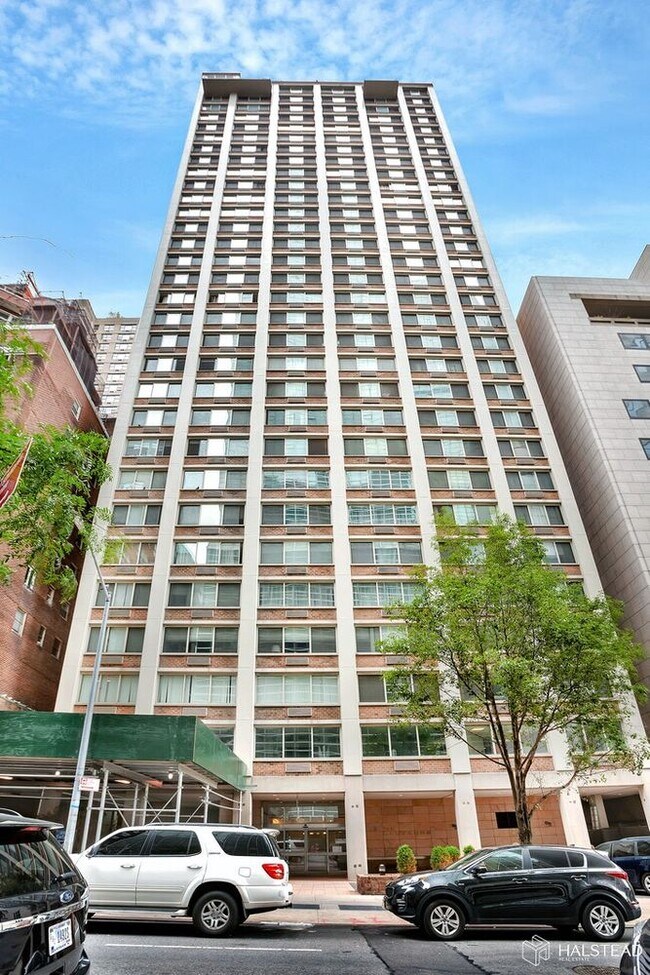 Building Photo - 333 E 45th St