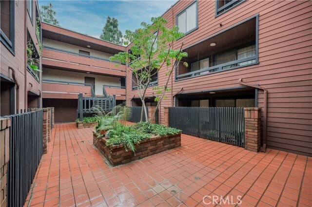 Foto del edificio - 4425 Whitsett Ave