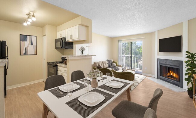 Cozy Dining Room - Bella Terra at City Center Apartments