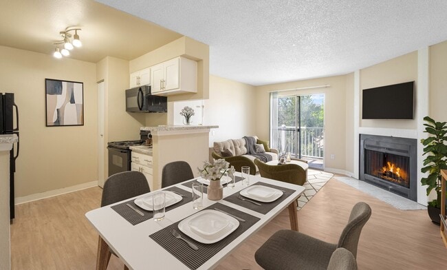 Cozy Dining Room - Bella Terra at City Center Apartments