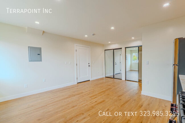 Building Photo - 456 S Breed St