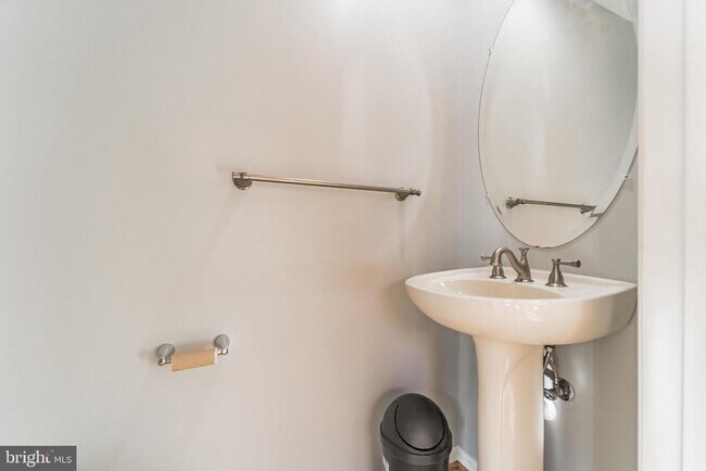 Foto del edificio - 4858 Lee Hollow Pl