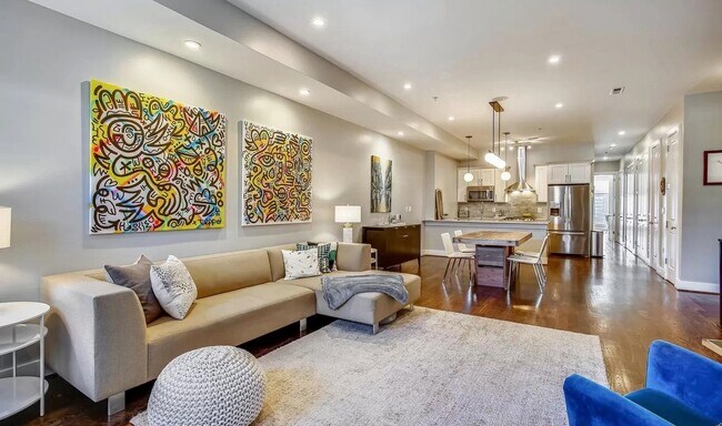 Huge living room - 730 Girard St NW