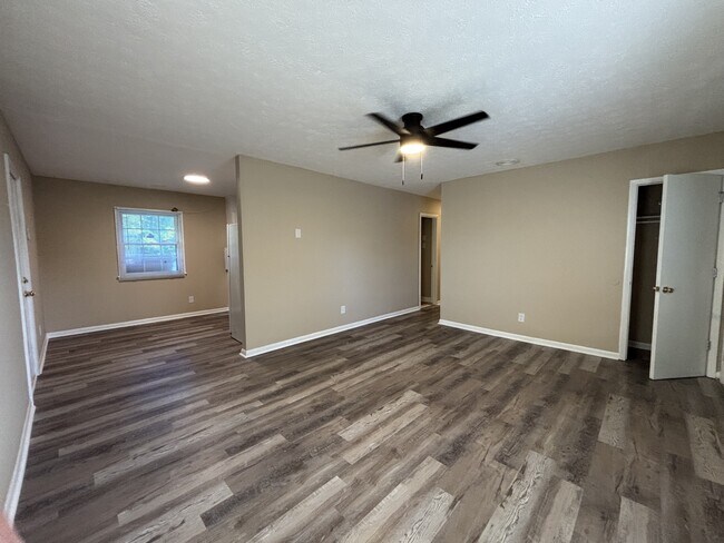 Foto del edificio - 4849 Rosehill Rd