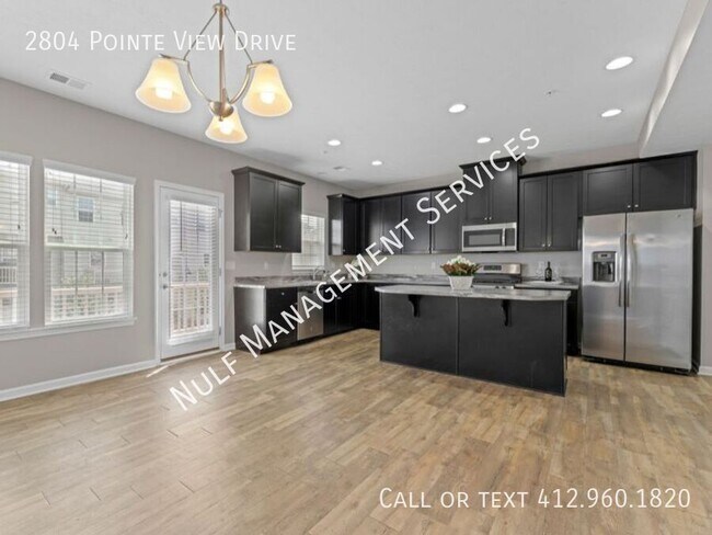 Foto del edificio - 2804 Pointe View Dr