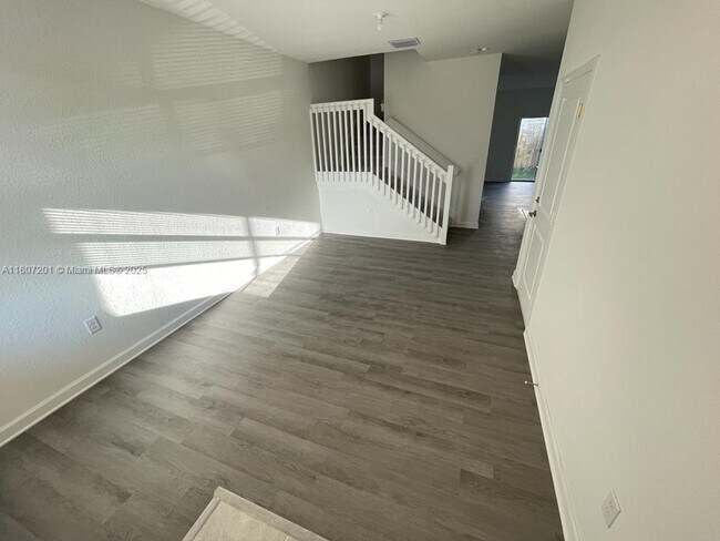 Foto del edificio - 12865 NW 24th Ave