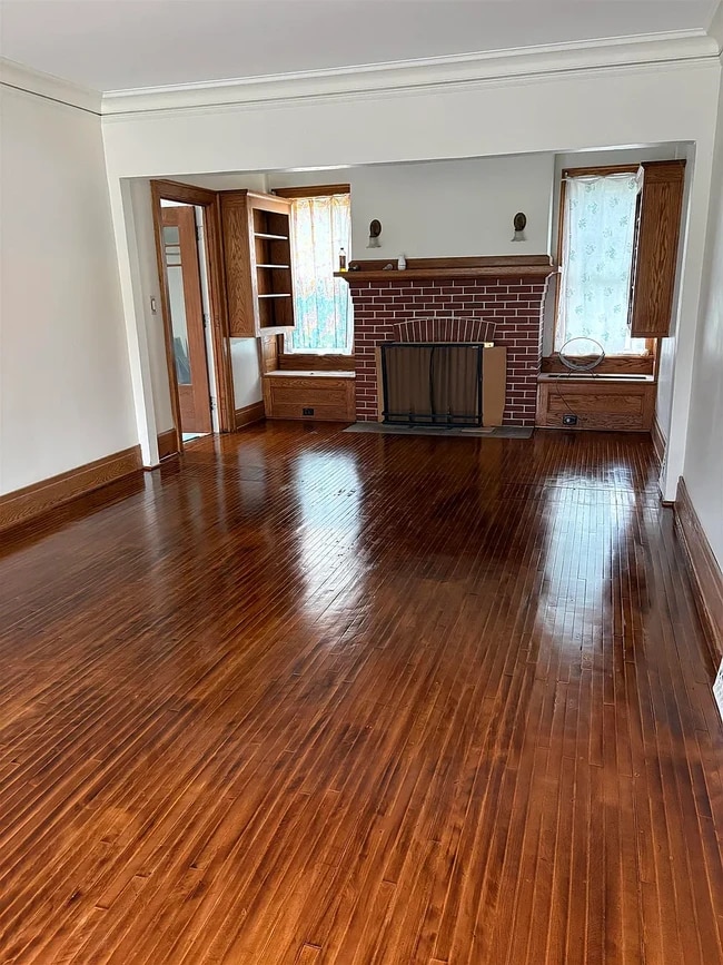 Main floor apt - 99 E Orvis St