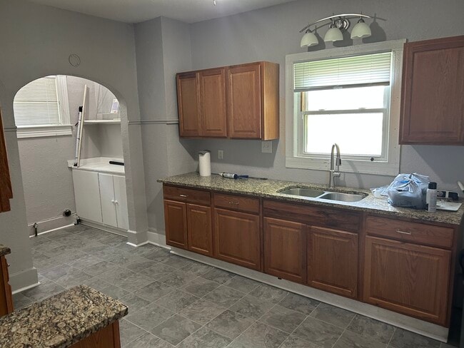 Foto del edificio - 921 N Hamilton Ave