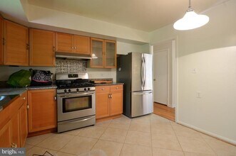 Building Photo - 3409 Beverly Dr