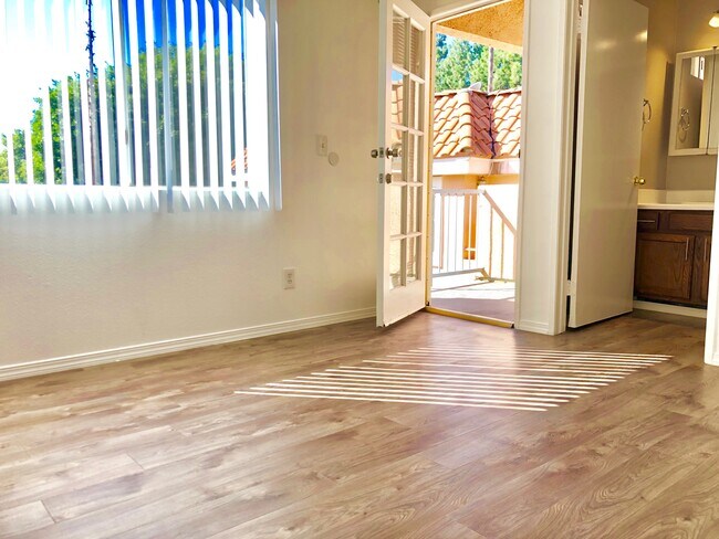 Foto del edificio - 21826 Saticoy St