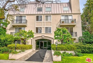 Building Photo - 458 N Oakhurst Dr