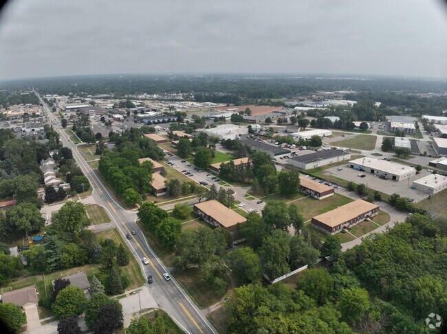 Exterior 3D - Plymouth Manor Apartments