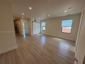 Building Photo - 1721 SW 13th St