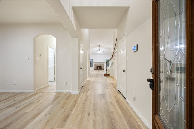 Building Photo - 21327 Colton Cove Dr