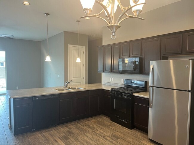 Building Photo - Three Bedroom in Granville