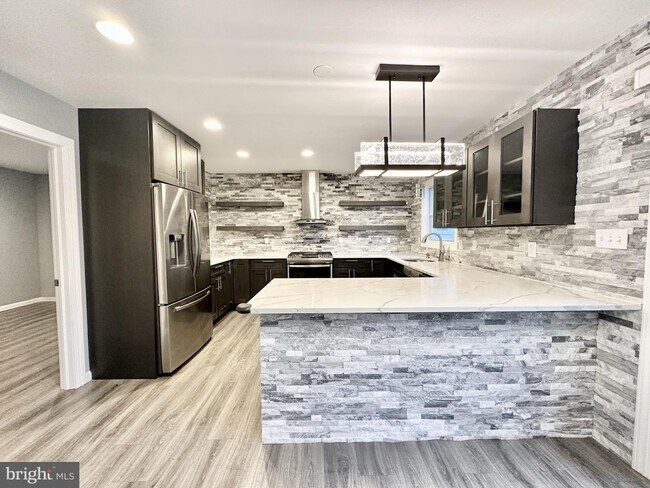 Foto del edificio - 225 State Rd