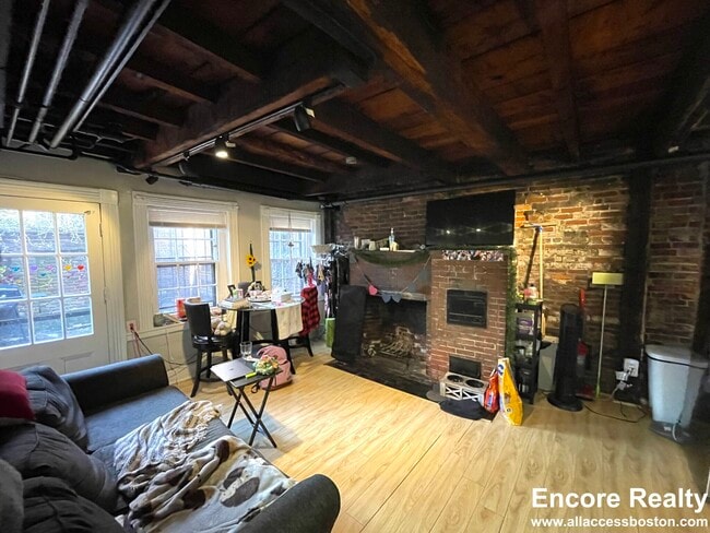 Building Photo - 1 Champney Pl