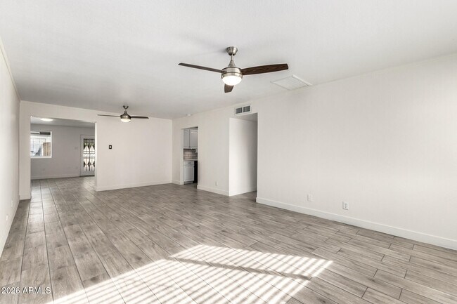 Foto del edificio - 3920 W Harmont Dr