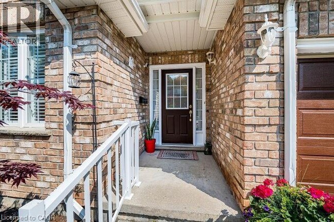 Photo du bâtiment - 678 Salzburg Dr