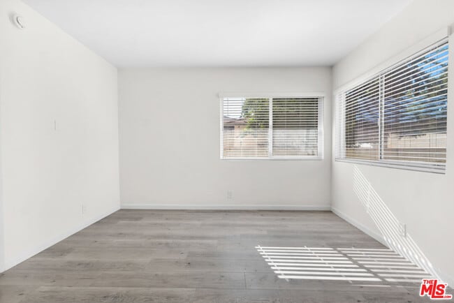 Foto del edificio - 7228 Allott Ave