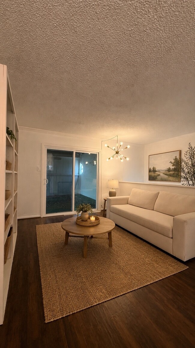 Building Photo - 2744 Briarhurst Dr