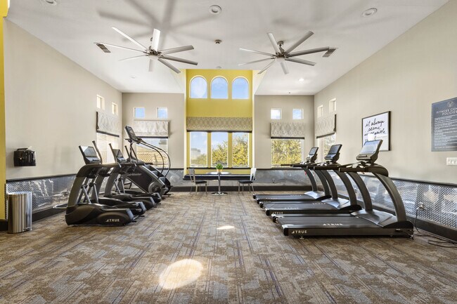 Gimnasio abierto las 24 horas - Vue 360
