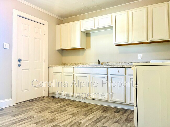 Foto del edificio - 1011 Horton Ave