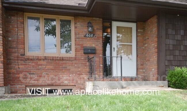Foto del edificio - 608 E 78th St