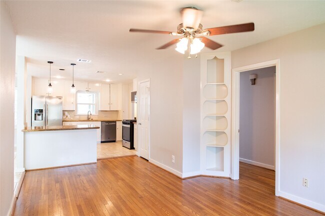 Foto del edificio - 3314 Rochdale St